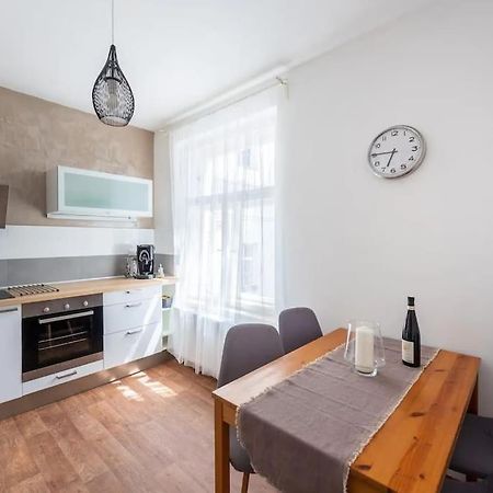 2 Bedrooms Apt Near Wenceslas Sq Prag Exteriör bild