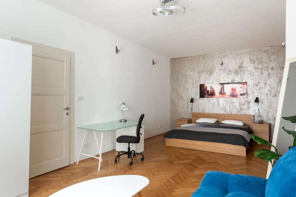 2 Bedrooms Apt Near Wenceslas Sq Prag Exteriör bild