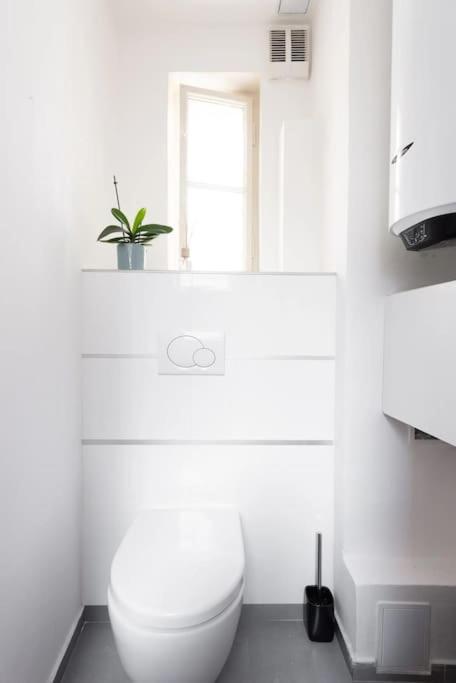 2 Bedrooms Apt Near Wenceslas Sq Prag Exteriör bild