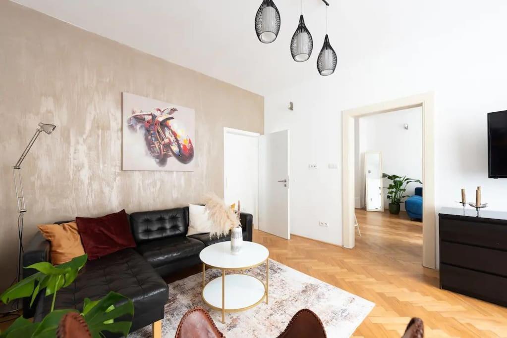 2 Bedrooms Apt Near Wenceslas Sq Prag Exteriör bild