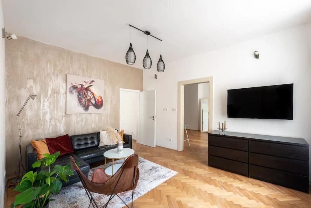 2 Bedrooms Apt Near Wenceslas Sq Prag Exteriör bild